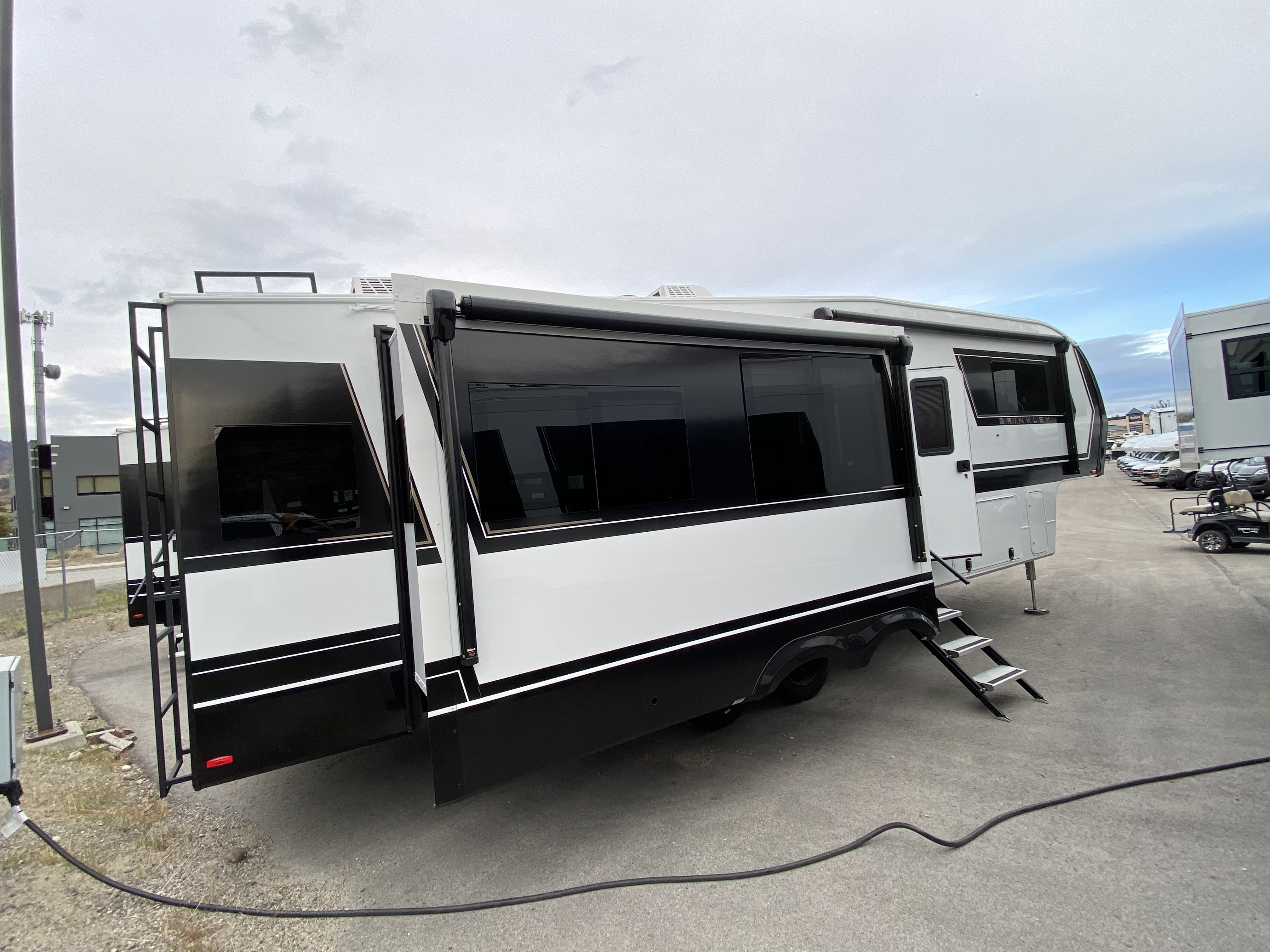 2027 Brinkley RV Model Z 3100 - Image 7