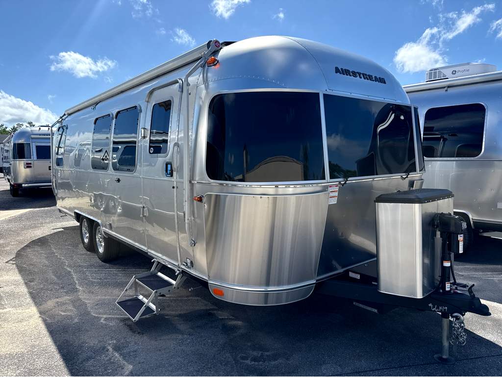 2026 AIRSTREAM FLYING CLOUD 28RBQ - Image 1