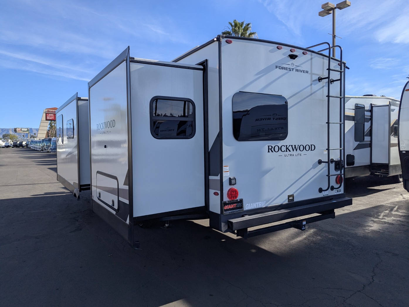 2026 Forest River Rockwood Ultra Lite 2608BS - Image 4