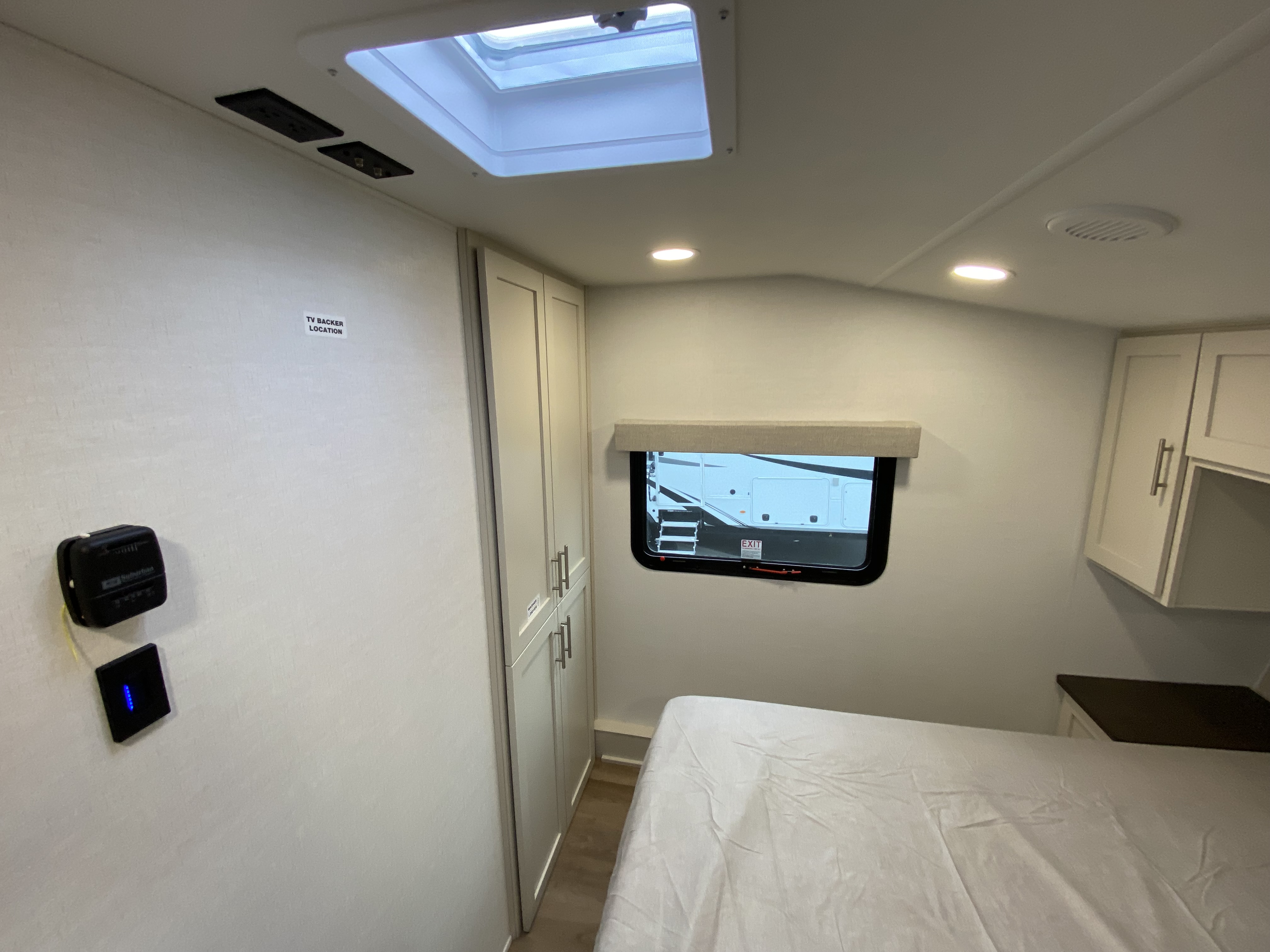 2027 Alliance RV Avenue 29RL - Image 23