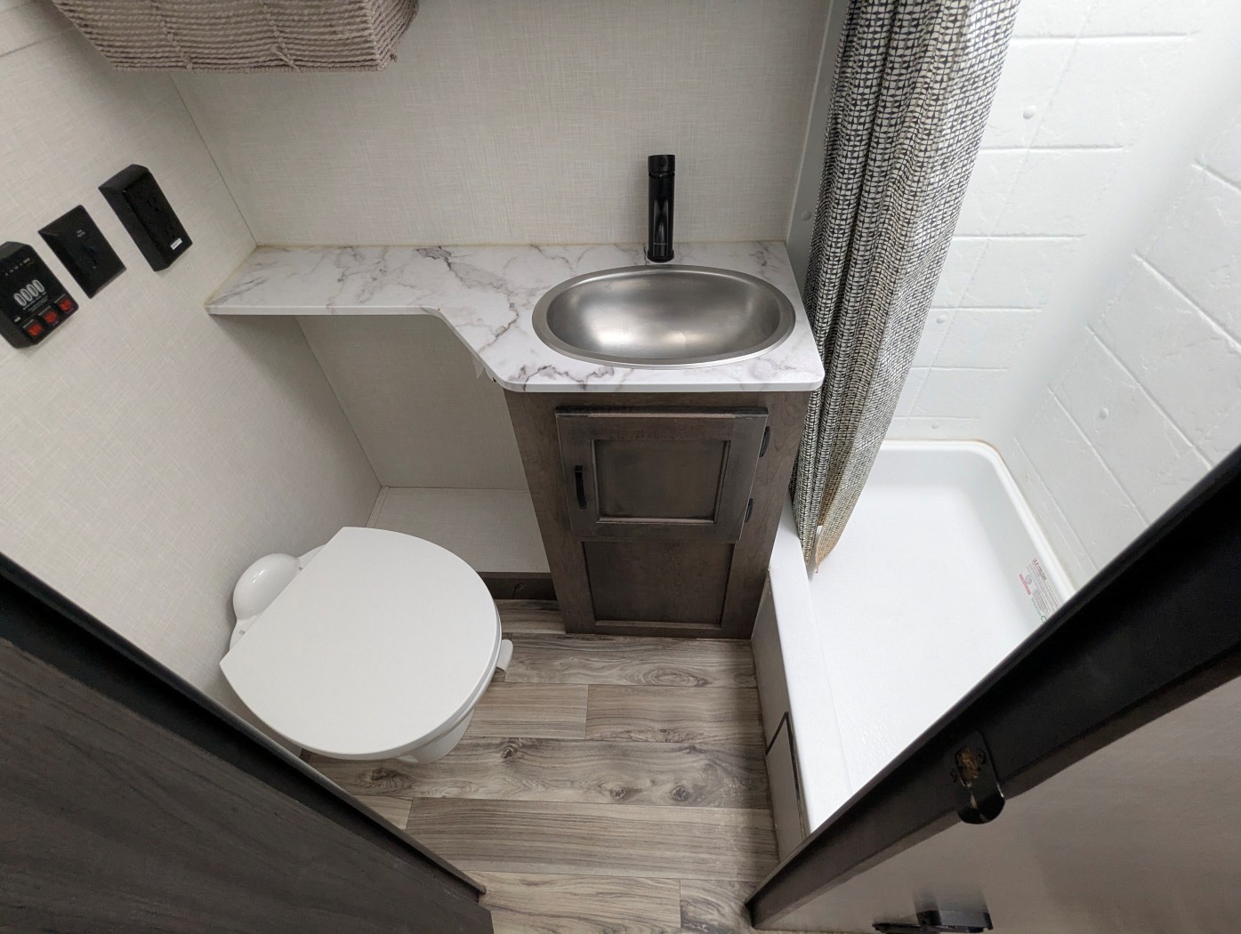 2023 Venture RV Sonic Lite 150VRK - Image 19