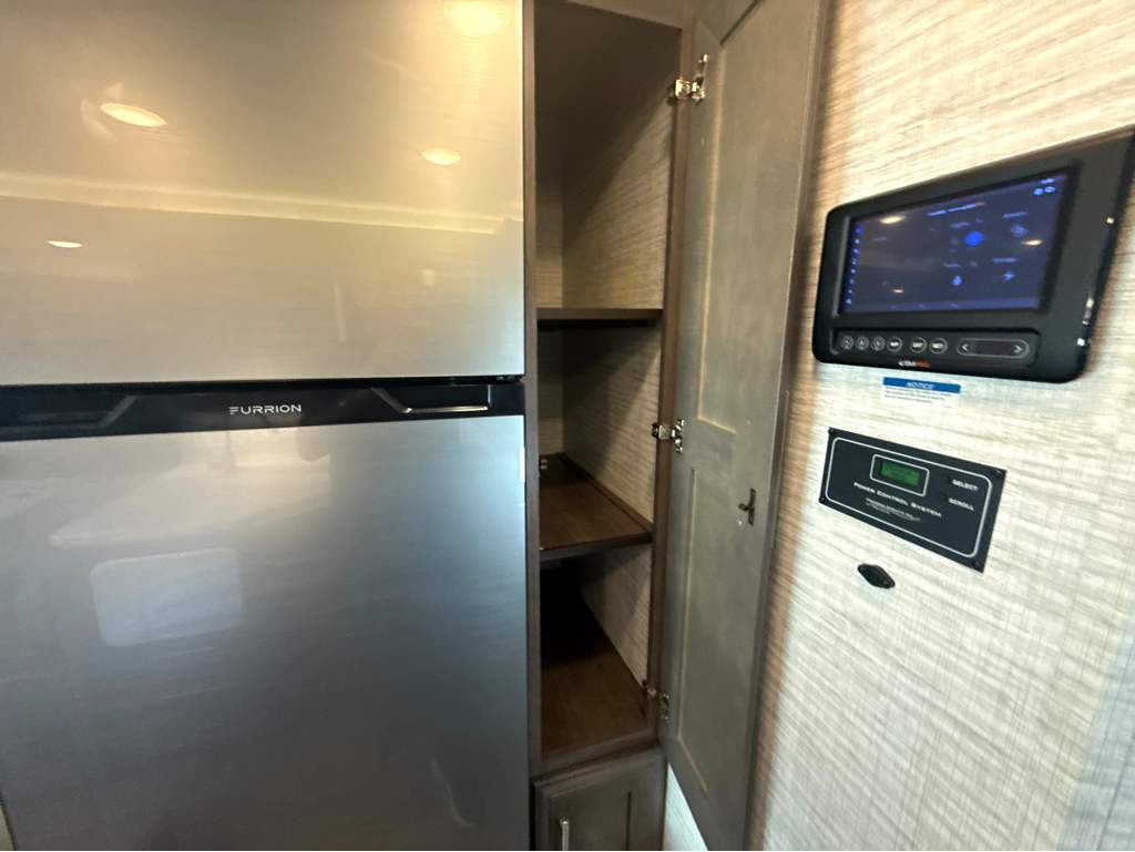 2025 ENTEGRA COACH ESTEEM 31F - Image 19