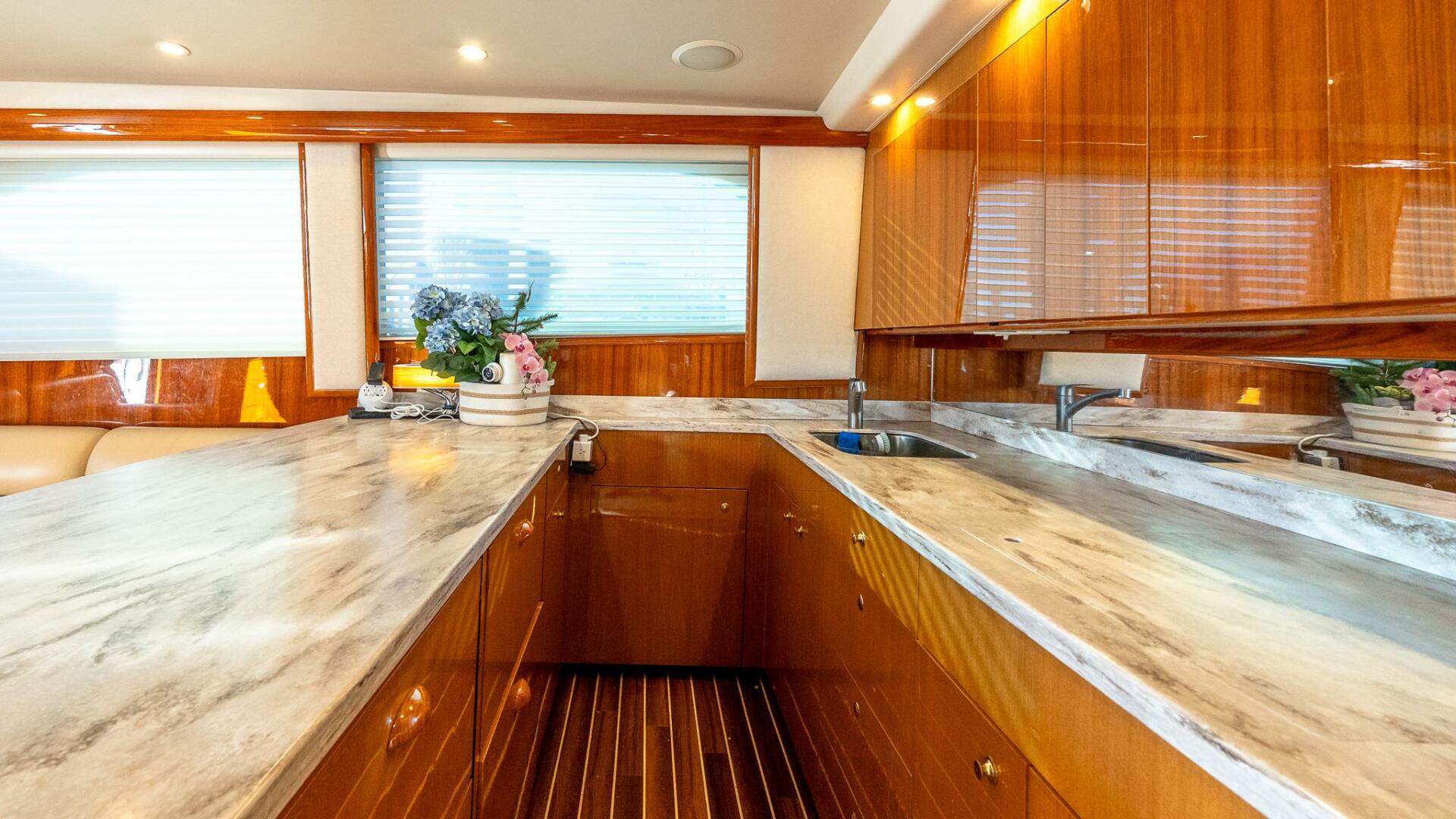 2002 VIKING 52 Convertible Base - Image 29
