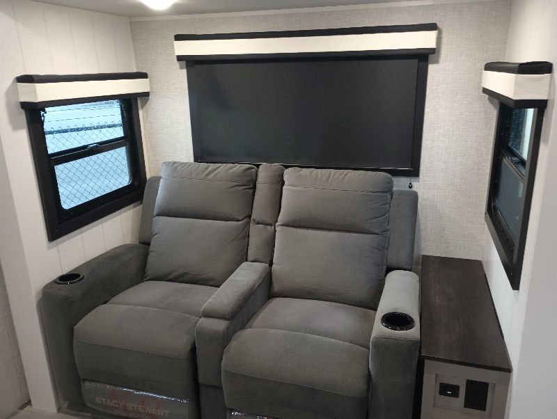 2025 Jayco Jay Feather 19MRK - Image 5