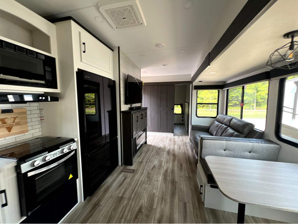 2027 VENTURE RV SPORTTREK 312VTB - Image 6