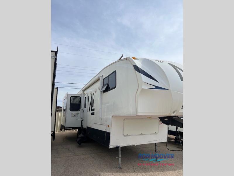 2011 KEYSTONE OUTBACK SYDNEY 328FRK - Image 2