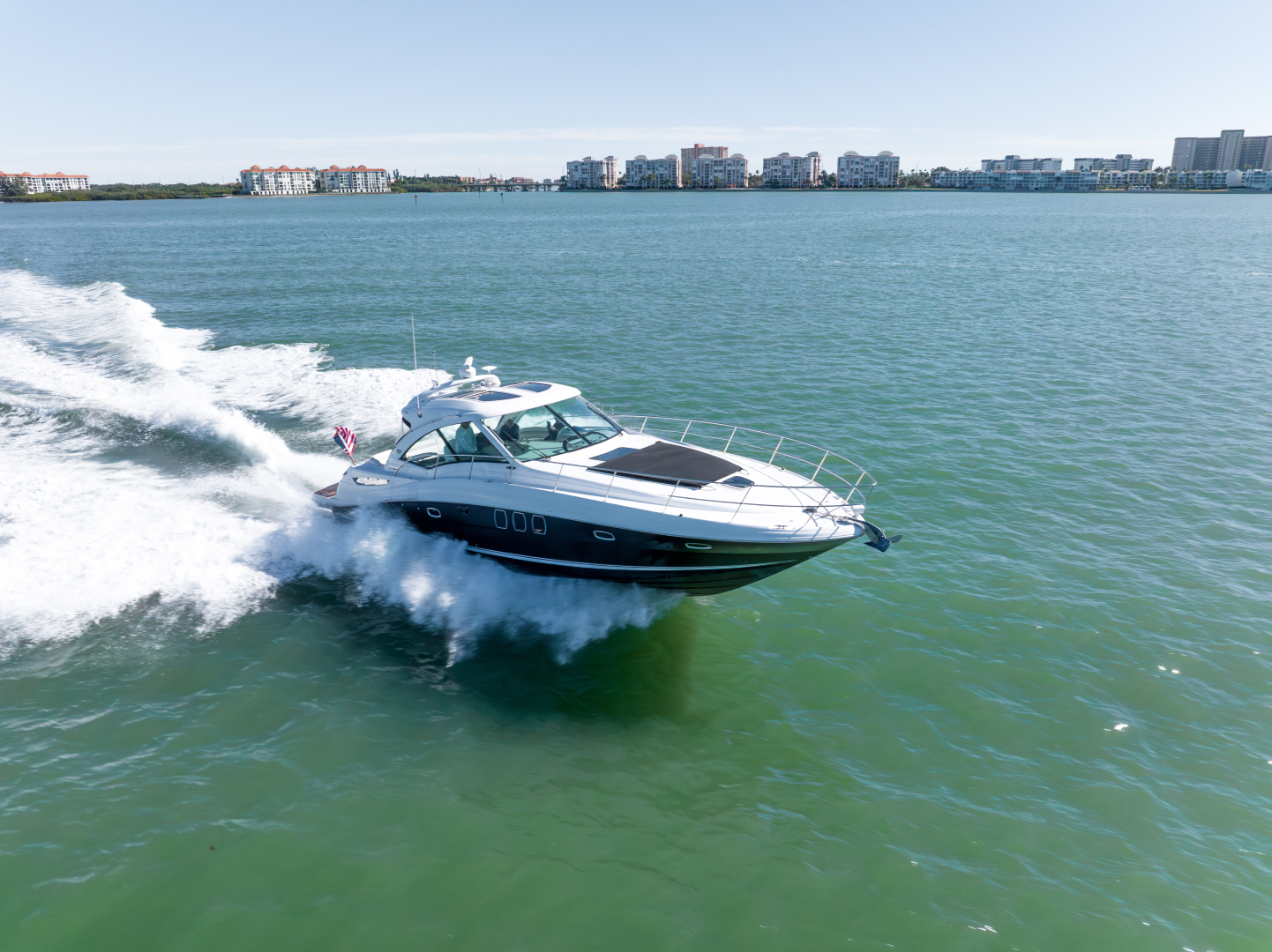 2010 Sea Ray 50 SUNDANCER - Image 12