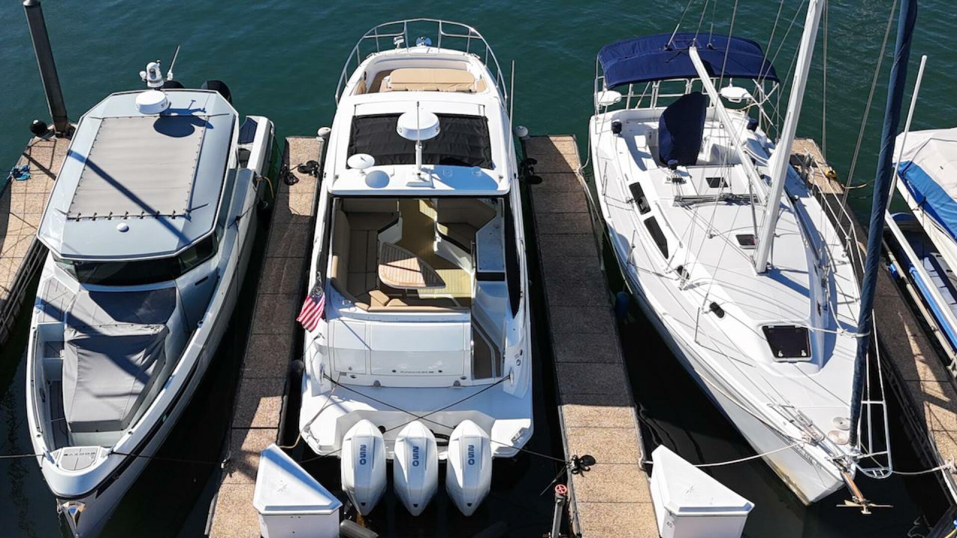 2023 Sea Ray 320 Outboard - Image 5