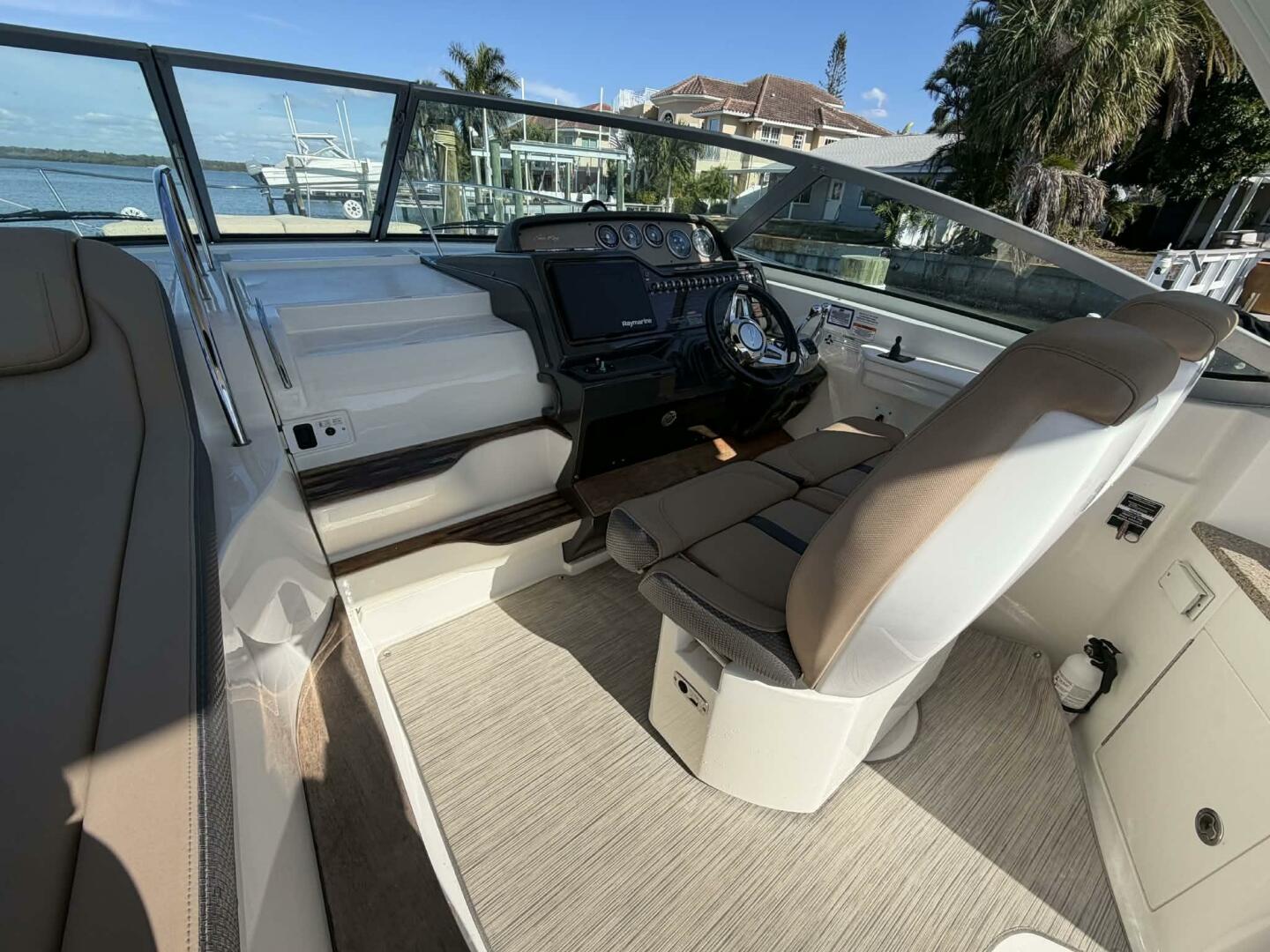2016 Sea Ray 350 Sundancer - Image 32