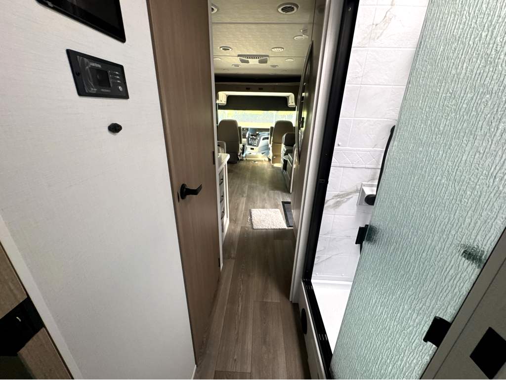 2027 ENTEGRA COACH VISION XL 31UL - Image 21