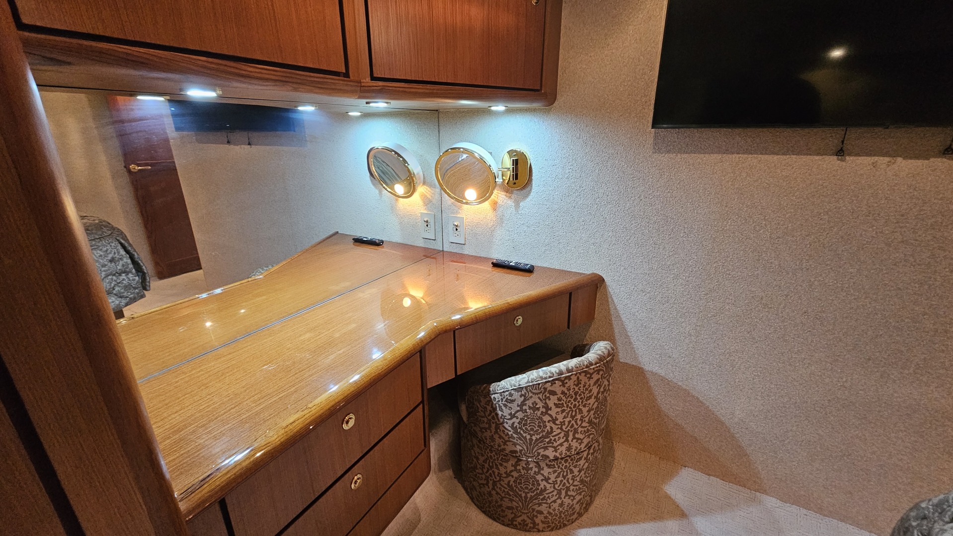 2000 Ocean Yachts 70 SUPER SPORT - Image 40