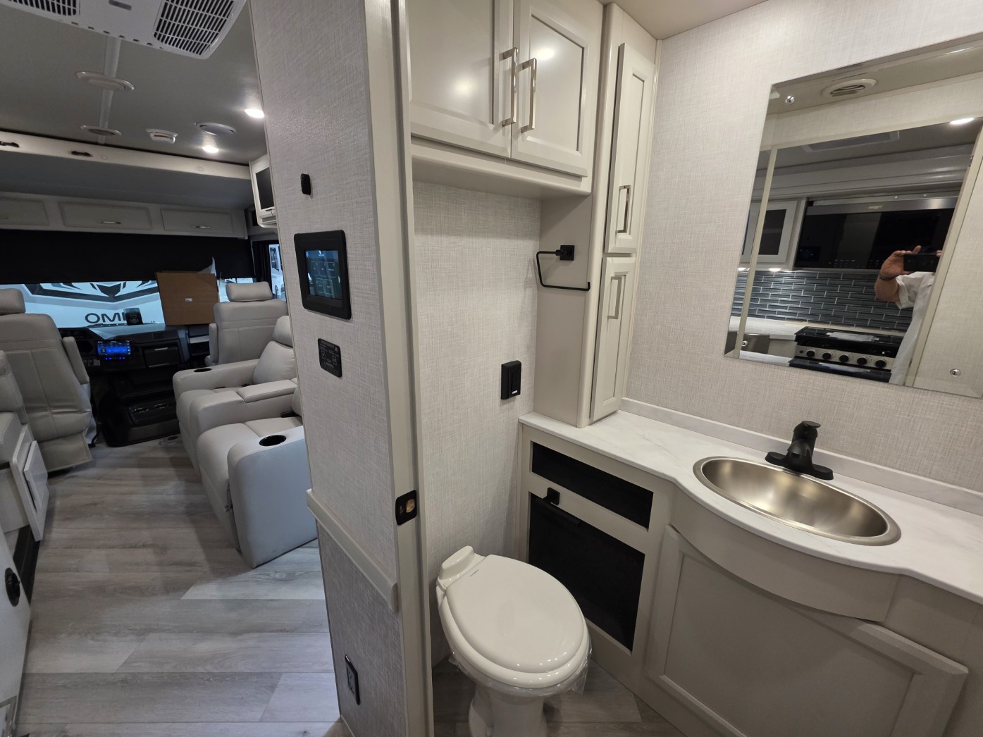 2026 Holiday Rambler Invicta 33HB - Image 32