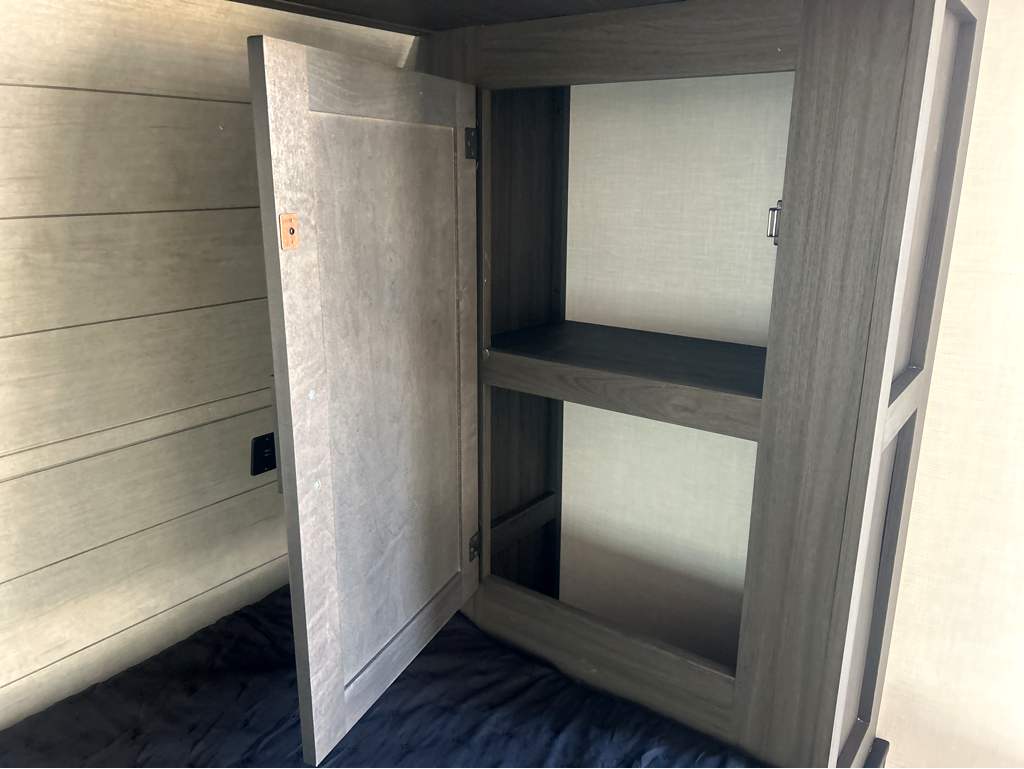 2026 VENTURE RV SPORTTREK STINGER 222VUD - Image 17