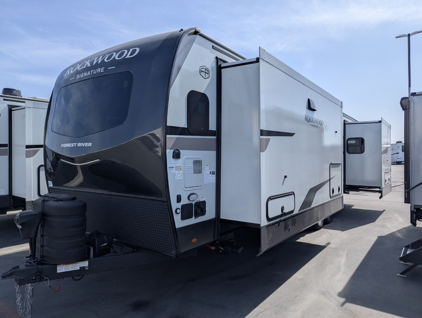 2026 Forest River Rockwood Signature 8339FK - Image 3
