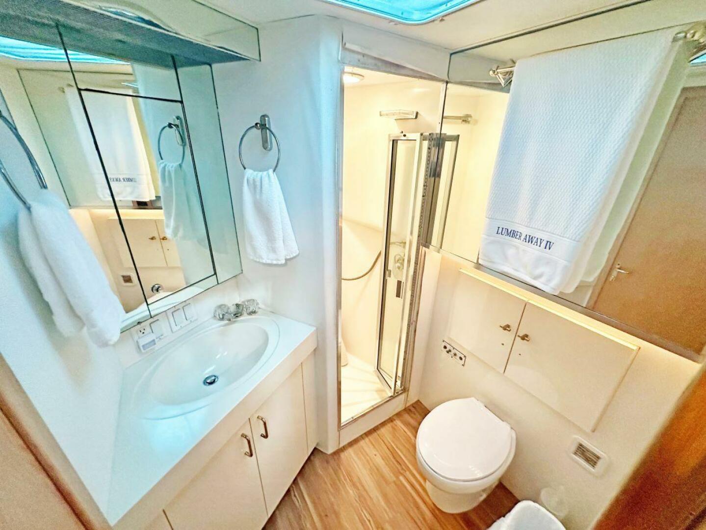 1994 Hatteras Cockpit Motoryacht - Image 9