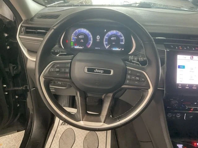 2022 Jeep Grand-Cherokee-L Laredo Altitude 4x4 - Image 15