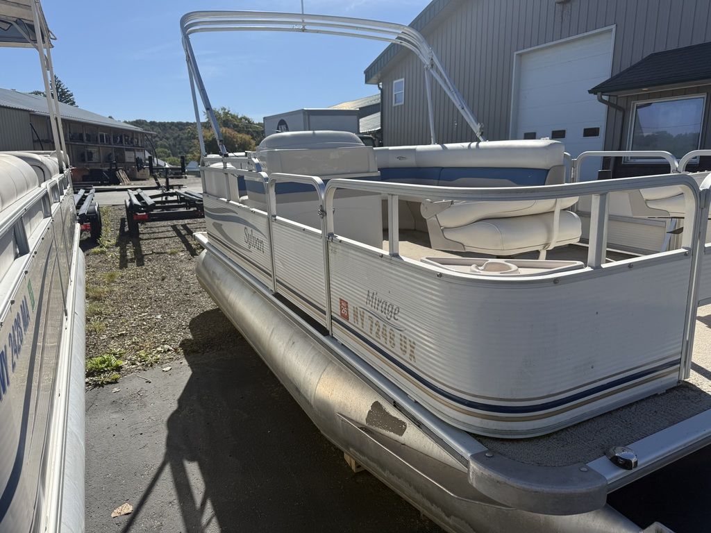 2002 Sylvan 16 E - Image 2