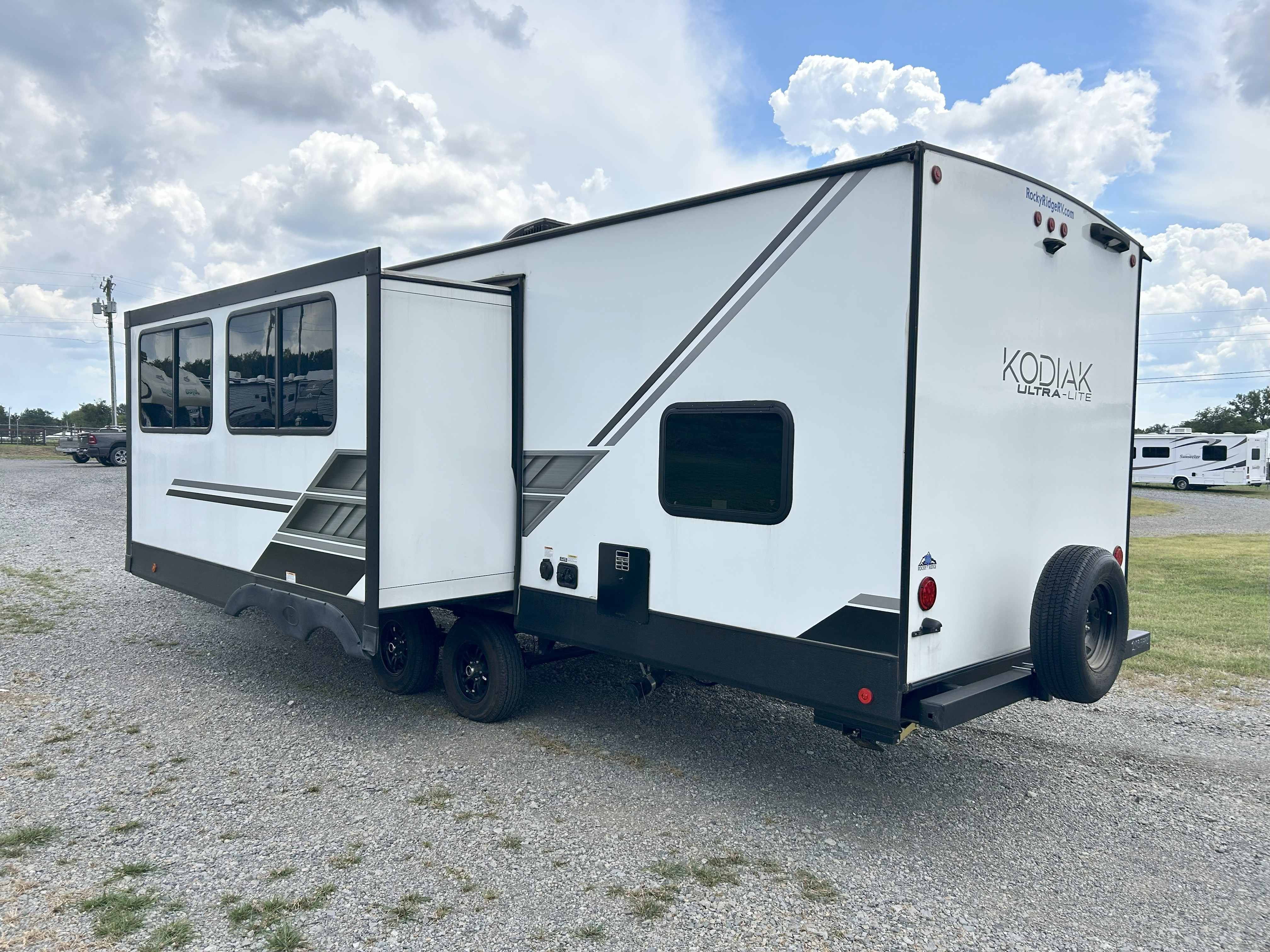 2022 Dutchmen Kodiak Ultra-Lite Ultra-Lite 283BHSL - Image 8