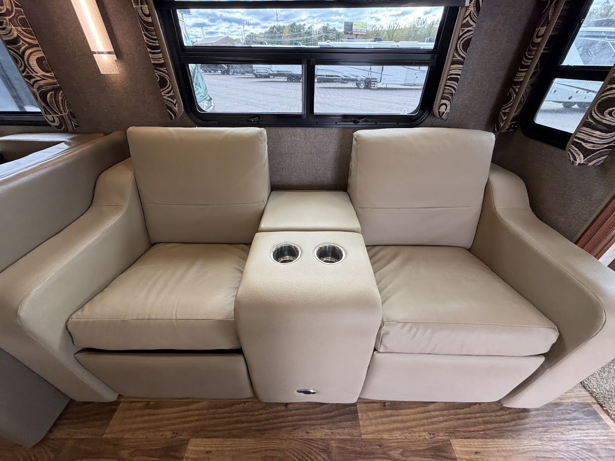 2017 JAYCO PRECEPT 35S - Image 12