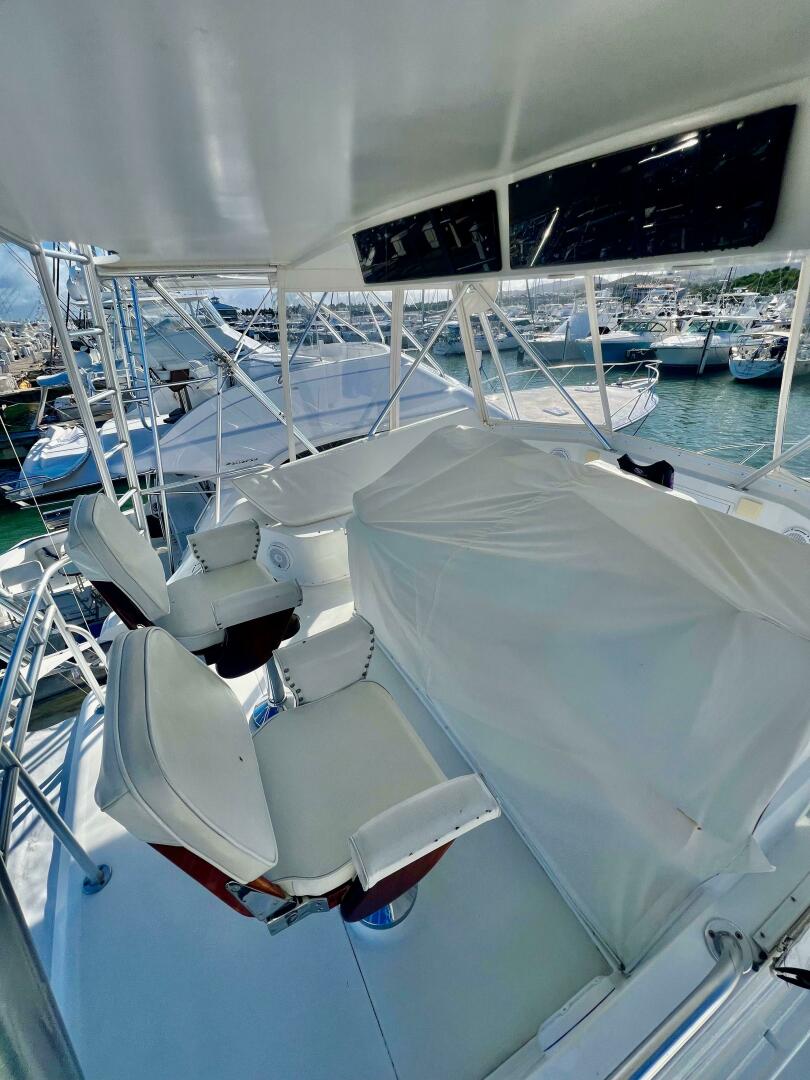 1997 Viking 43 Convertible - Image 11