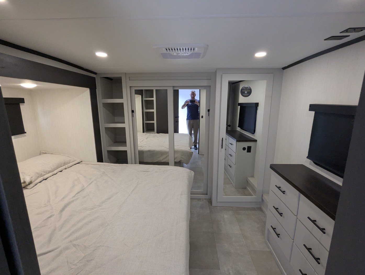 2026 Forest River CRUSADER 2SUITE - Image 10