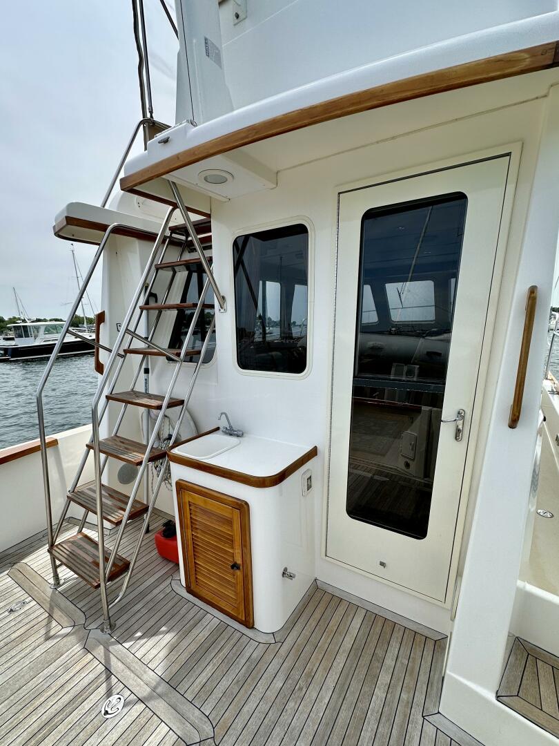 2002 Sabreline 36 Flybridge - Image 6