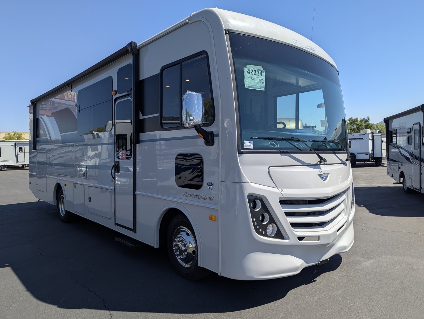 2026 Fleetwood Flair 29M - Image 1