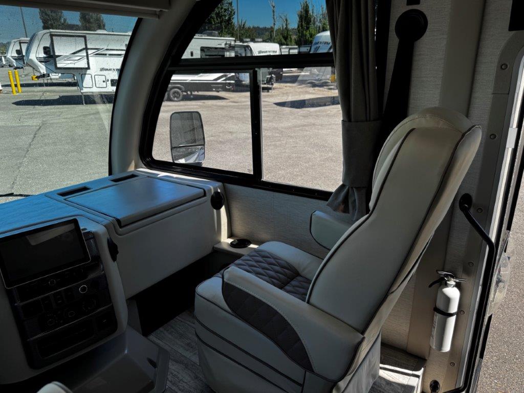 2025 Thor Motor Coach Freedom Traveler A24 - Image 9