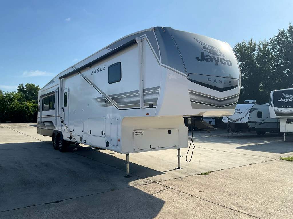 2027 JAYCO Eagle 355 MBQS - Image 2
