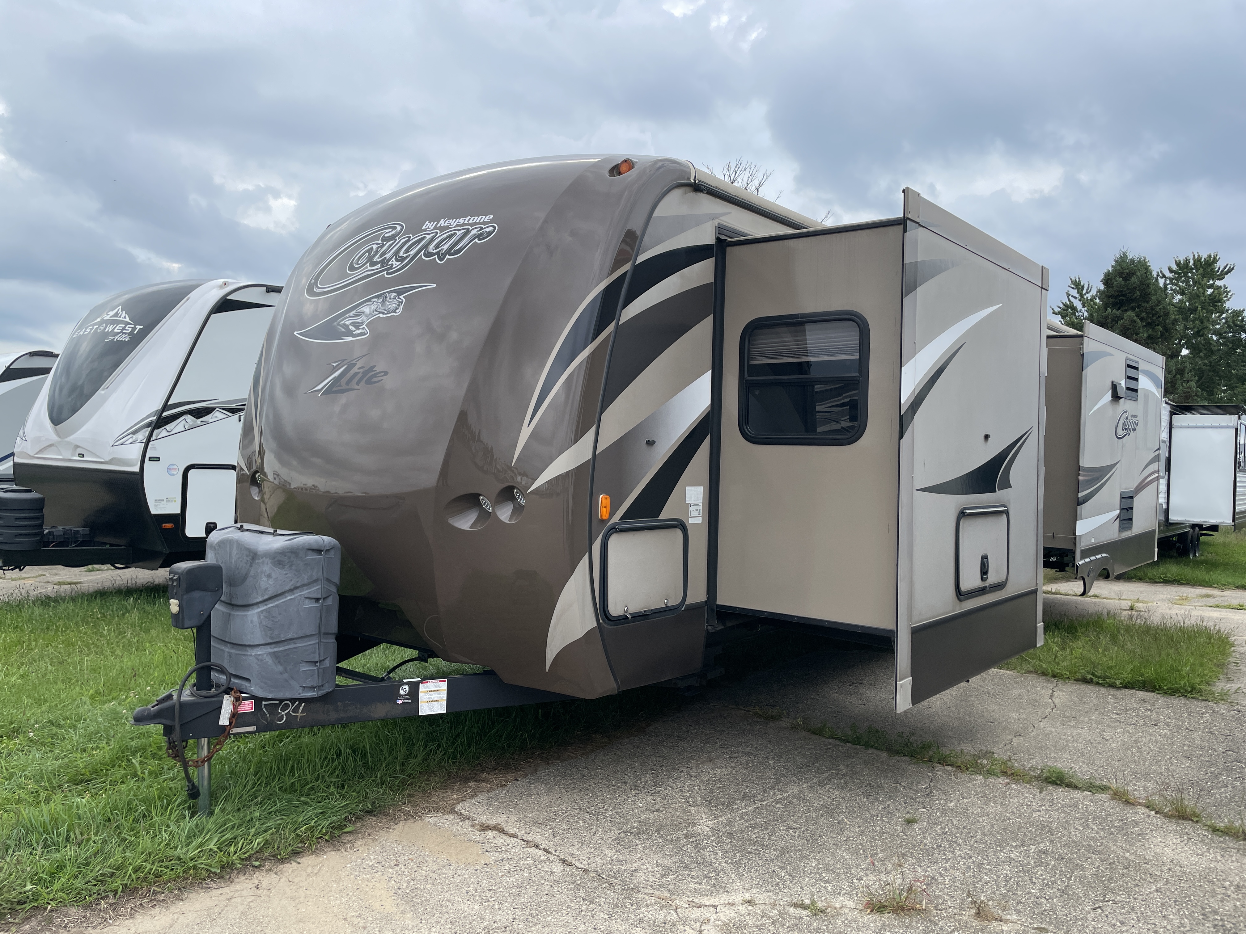 2016 Keystone RV Cougar Half-Ton 30RLI - Image 7