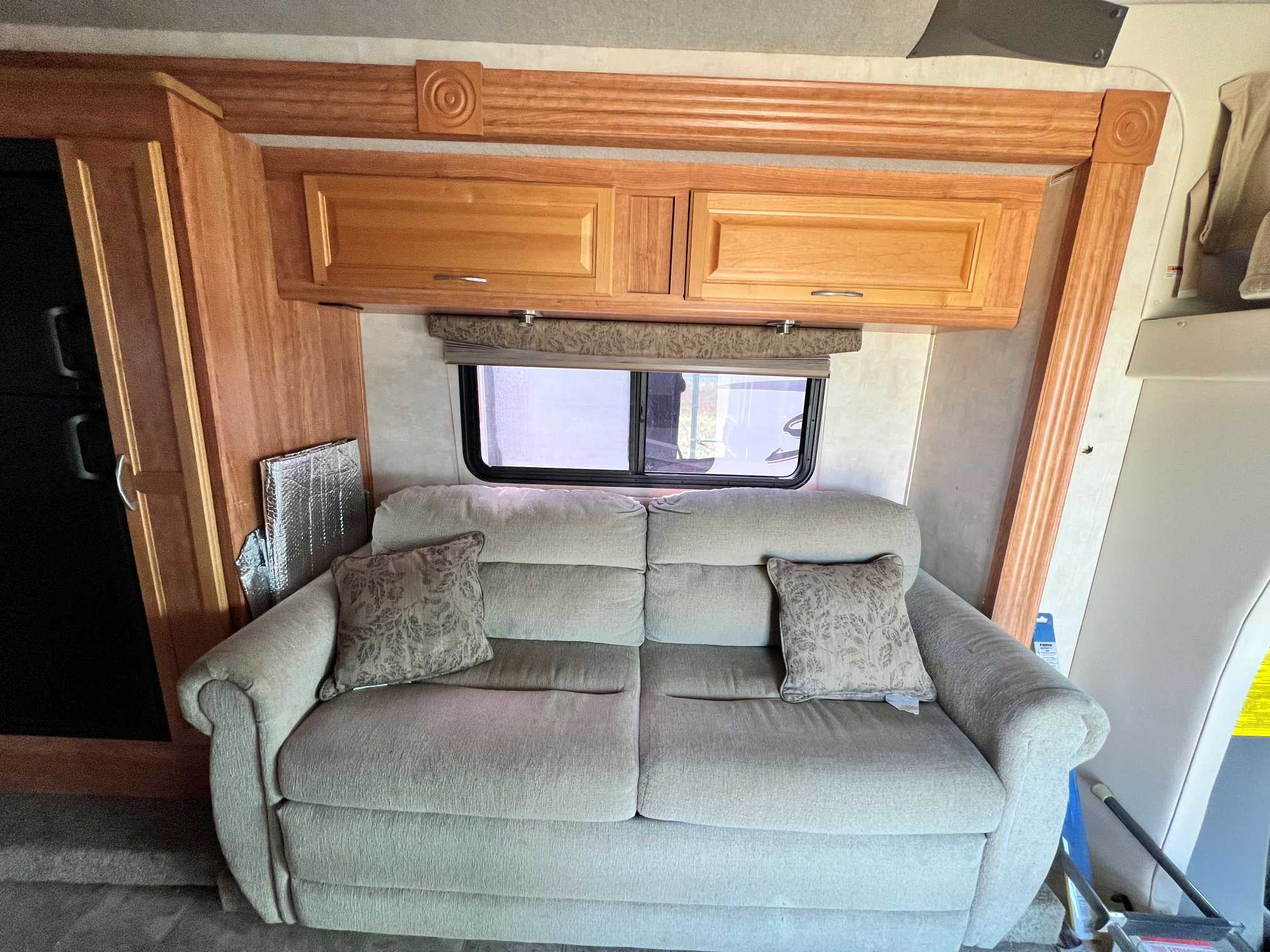 2010 Fleetwood Quest 24SL - Image 18