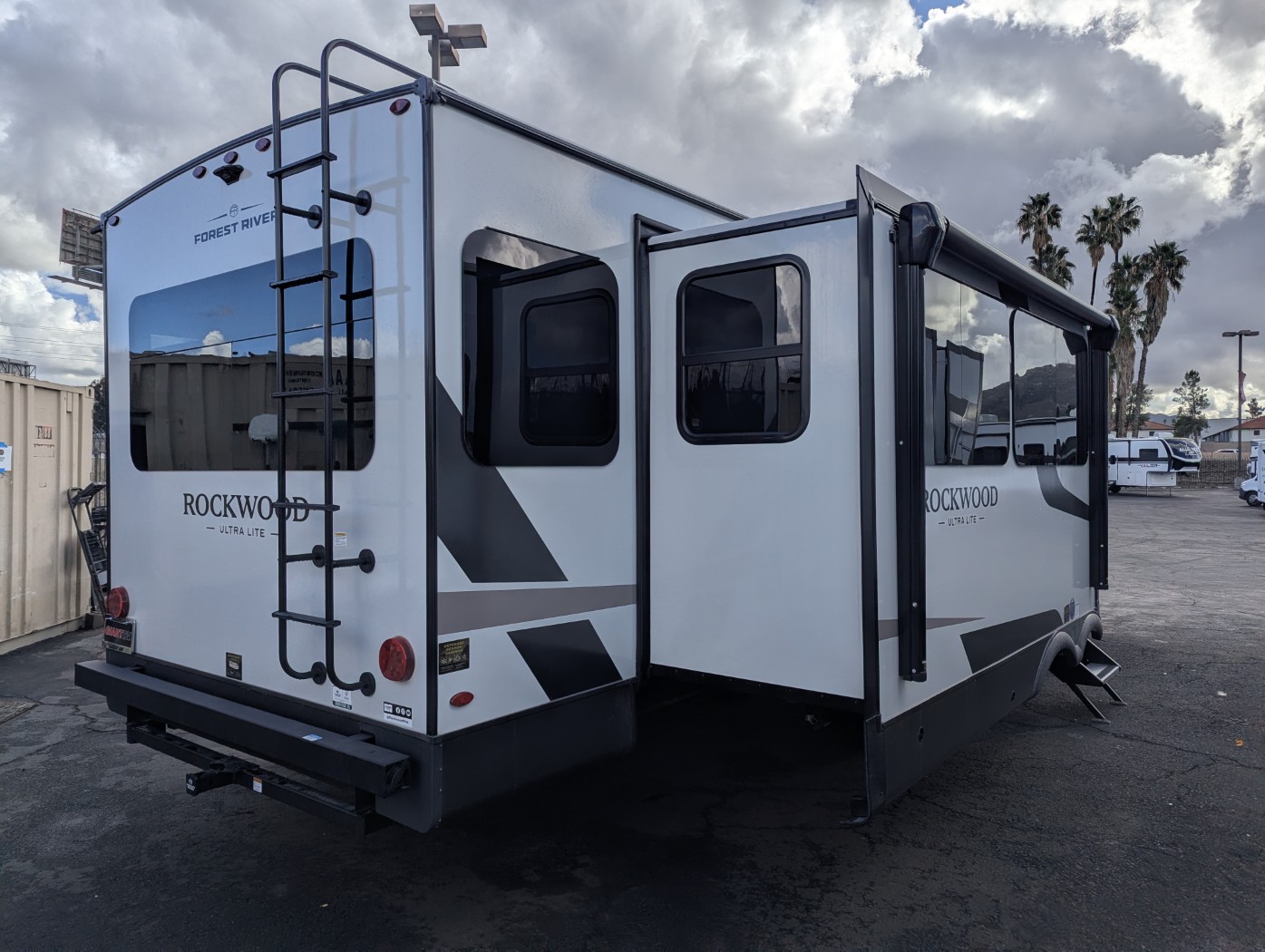 2026 Forest River Rockwood Ultra Lite 2906RL - Image 5