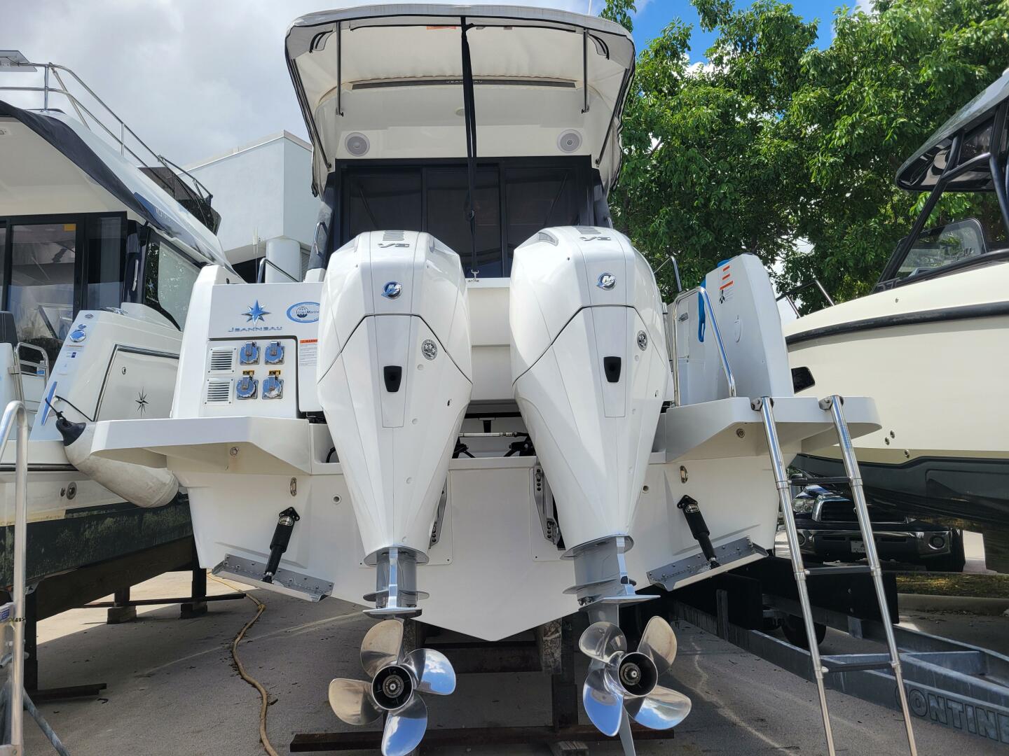 2023 Jeanneau NC895 - Image 28
