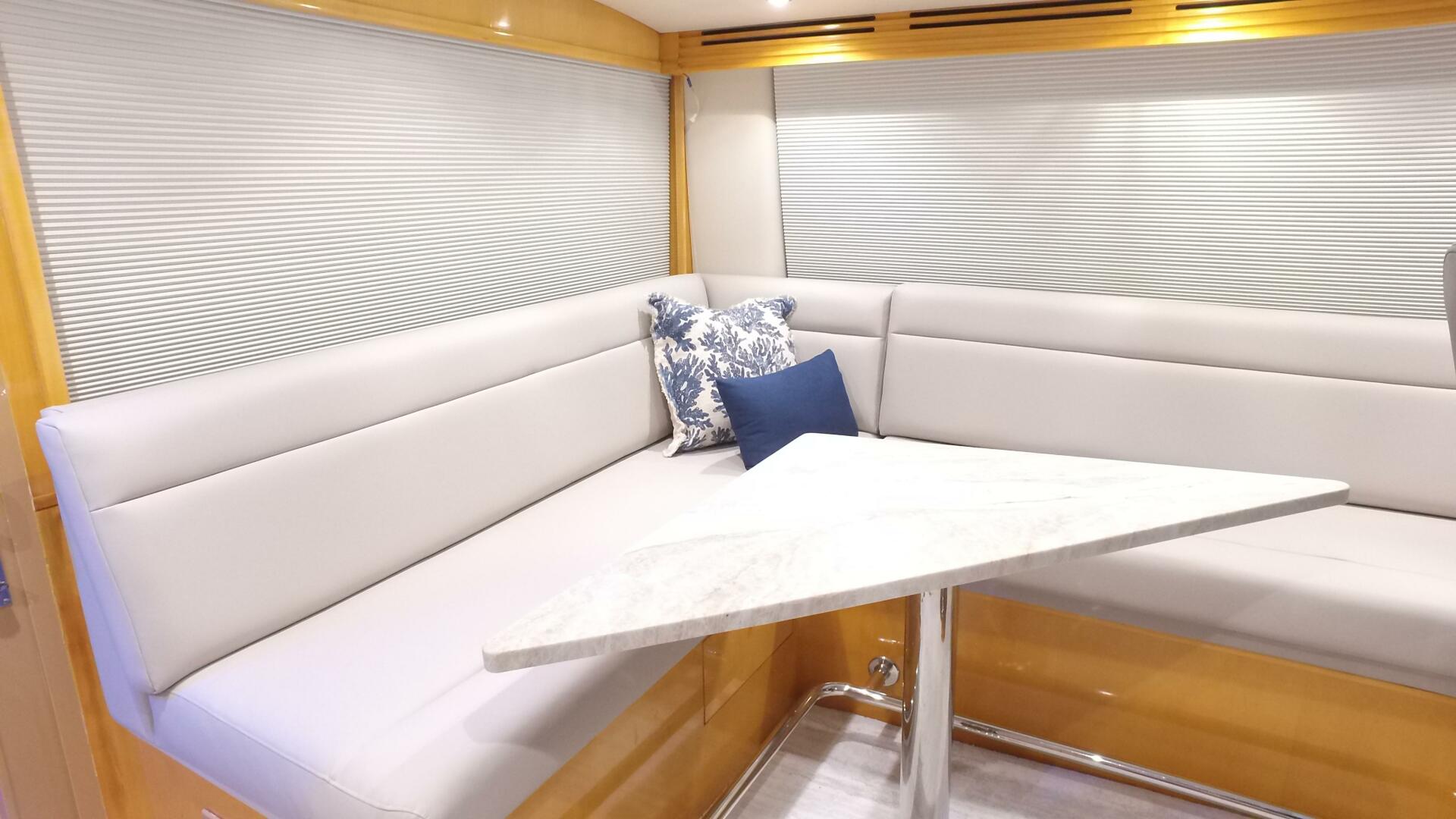 2006 Hatteras 68 Convertible - Image 21