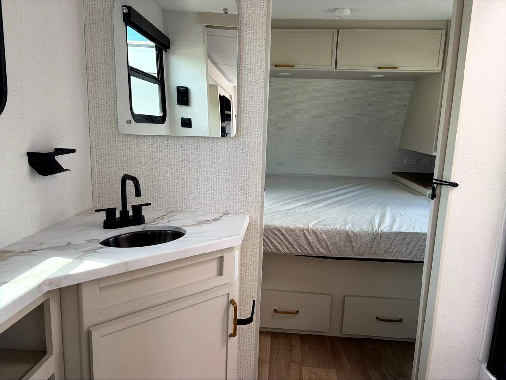 2027 GRAND DESIGN IMAGINE 23LDE - Image 21