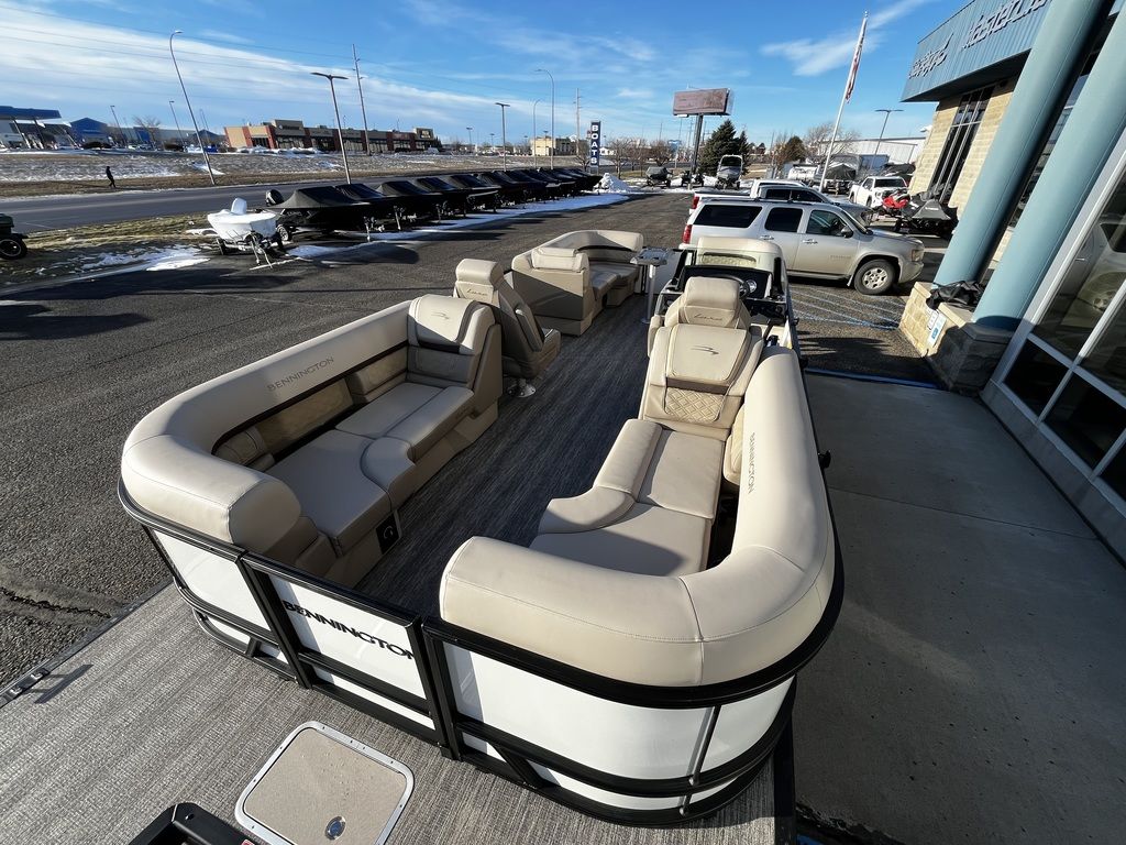 2026 Bennington 22SSR Lux TriToon Pontoon - Image 12