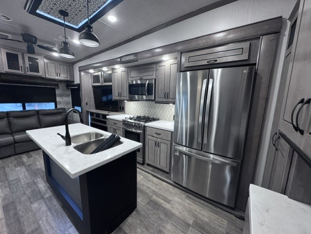 2021 FOREST RIVER CEDAR CREEK 311RL - Image 3