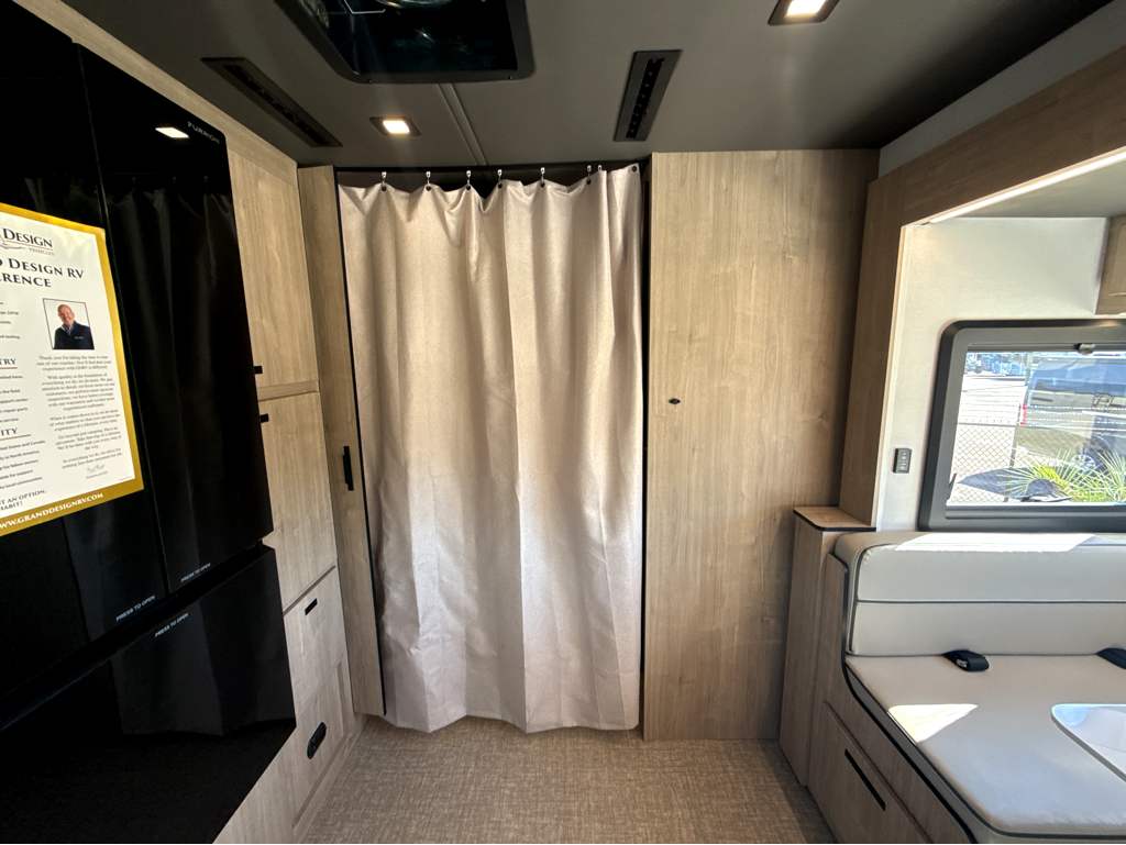 2026 GRAND DESIGN LINEAGE SERIES F 31ZW - Image 30