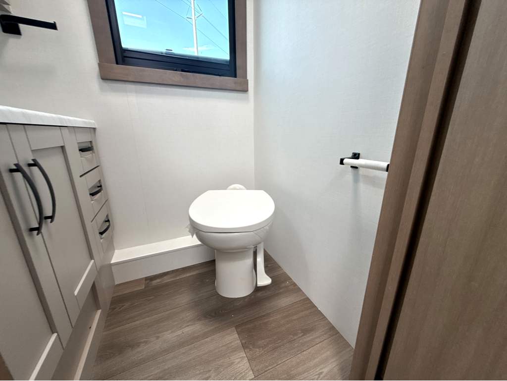 2027 JAYCO PRECEPT 31UL - Image 24