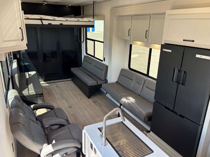 2026 Grand Design Momentum G-Class 325G - Image 33
