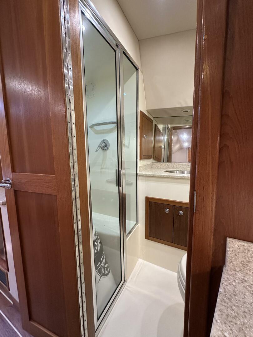 2007 Albemarle 360 Express - Image 12