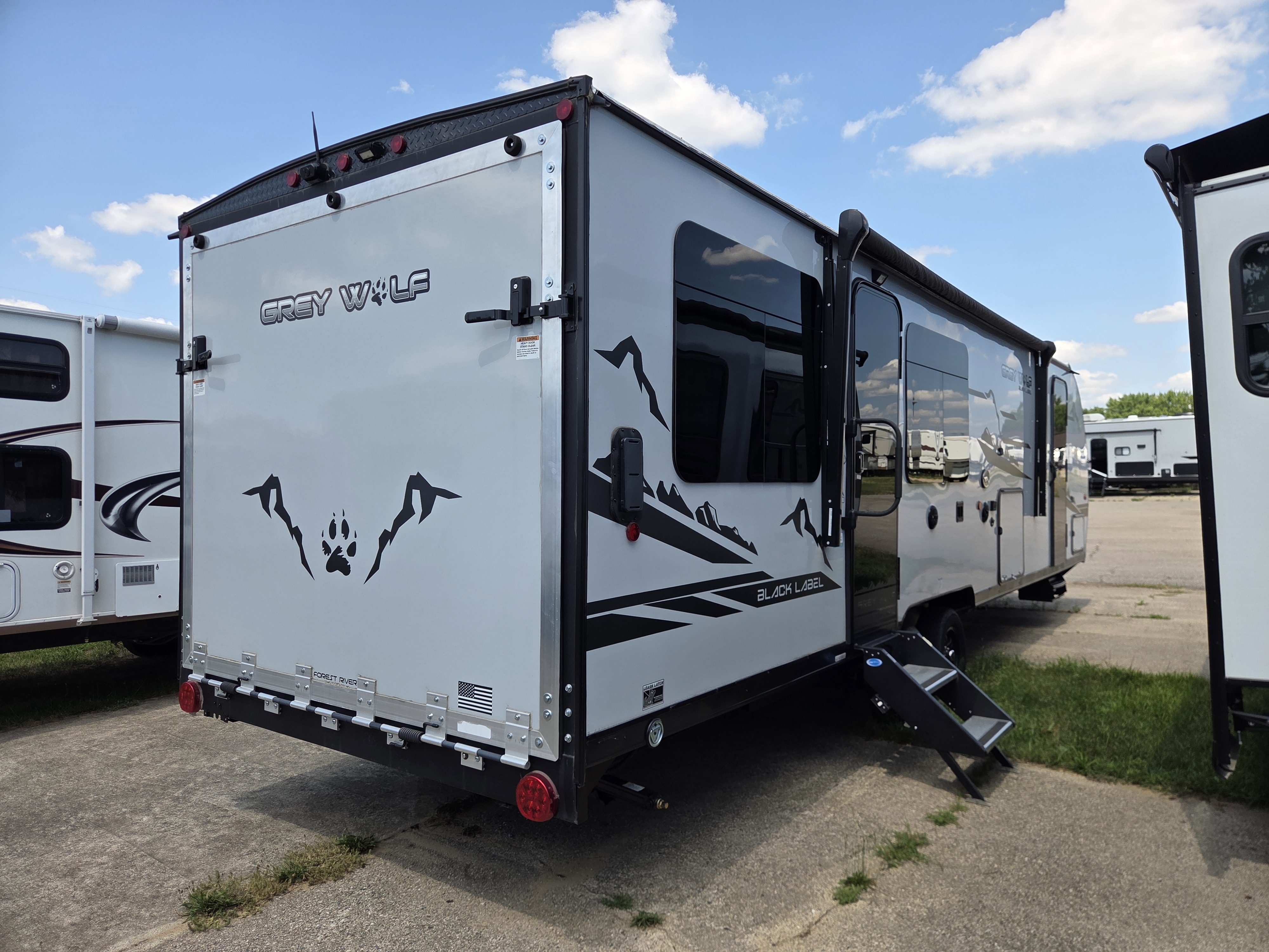 2022 Forest River Cherokee Grey Wolf 26MBRRBL - Image 4