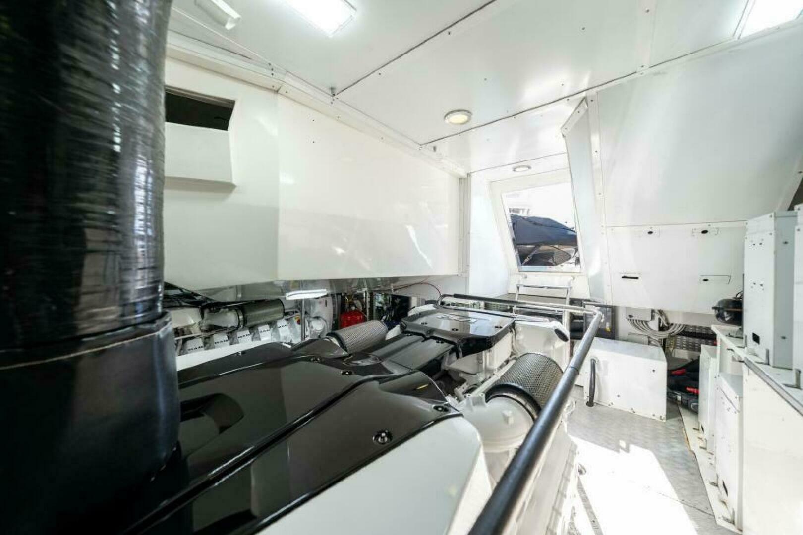 2015 Monte Carlo Yachts MCY86 - Image 75