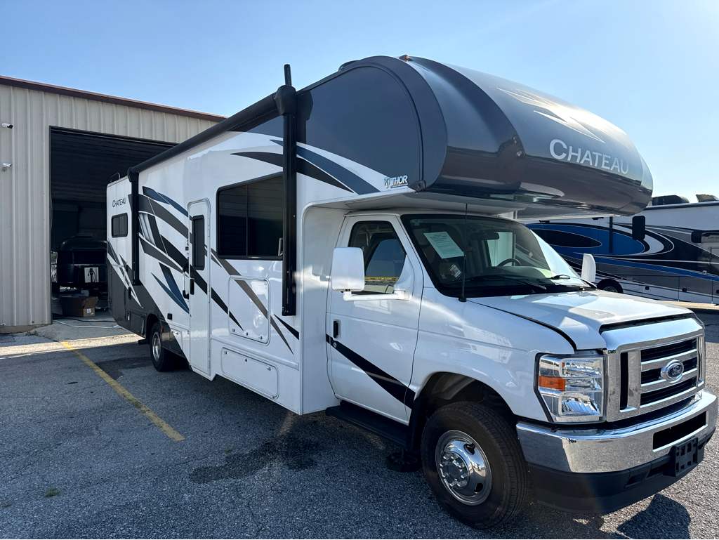 2024 THOR MOTOR COACH CHATEAU 31WV - Image 1