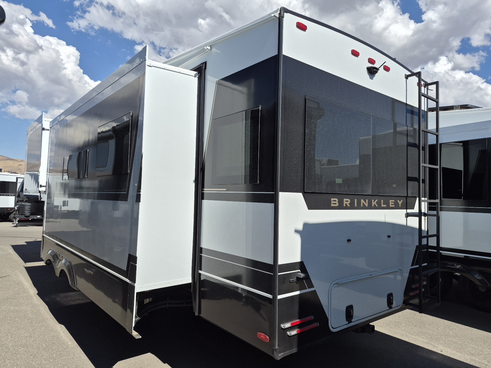 2027 Brinkley RV Model Z 2900 - Image 3
