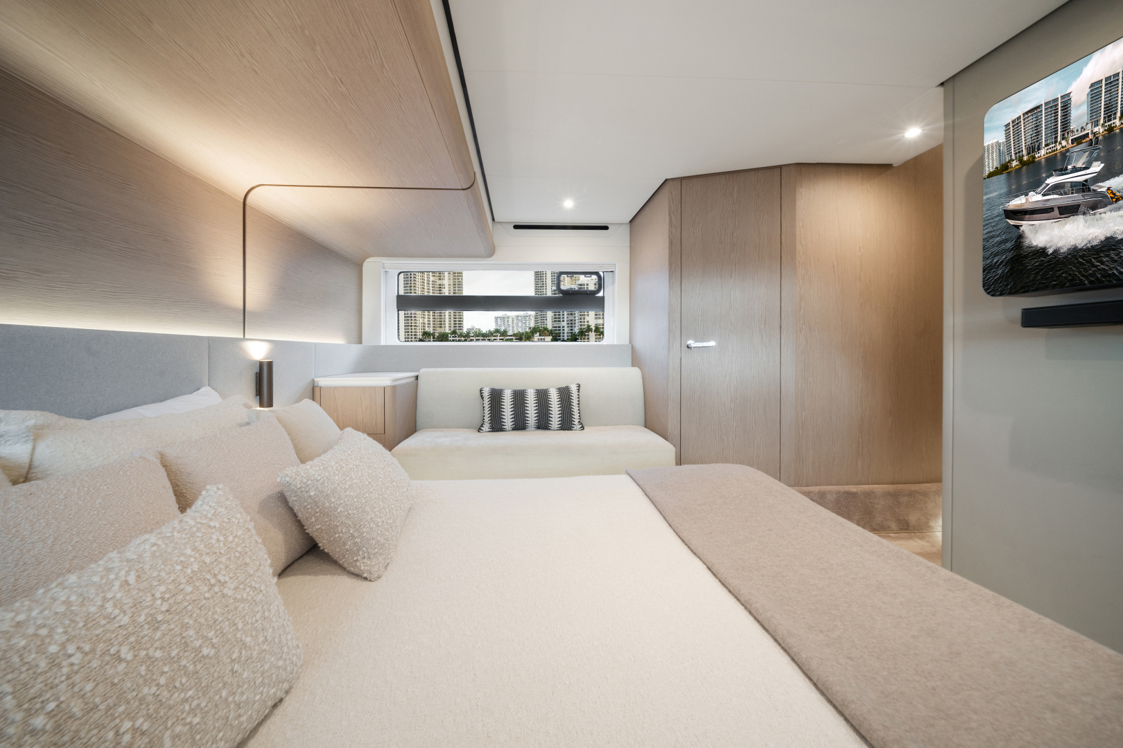 2023 Azimut 53 FLY Base - Image 20