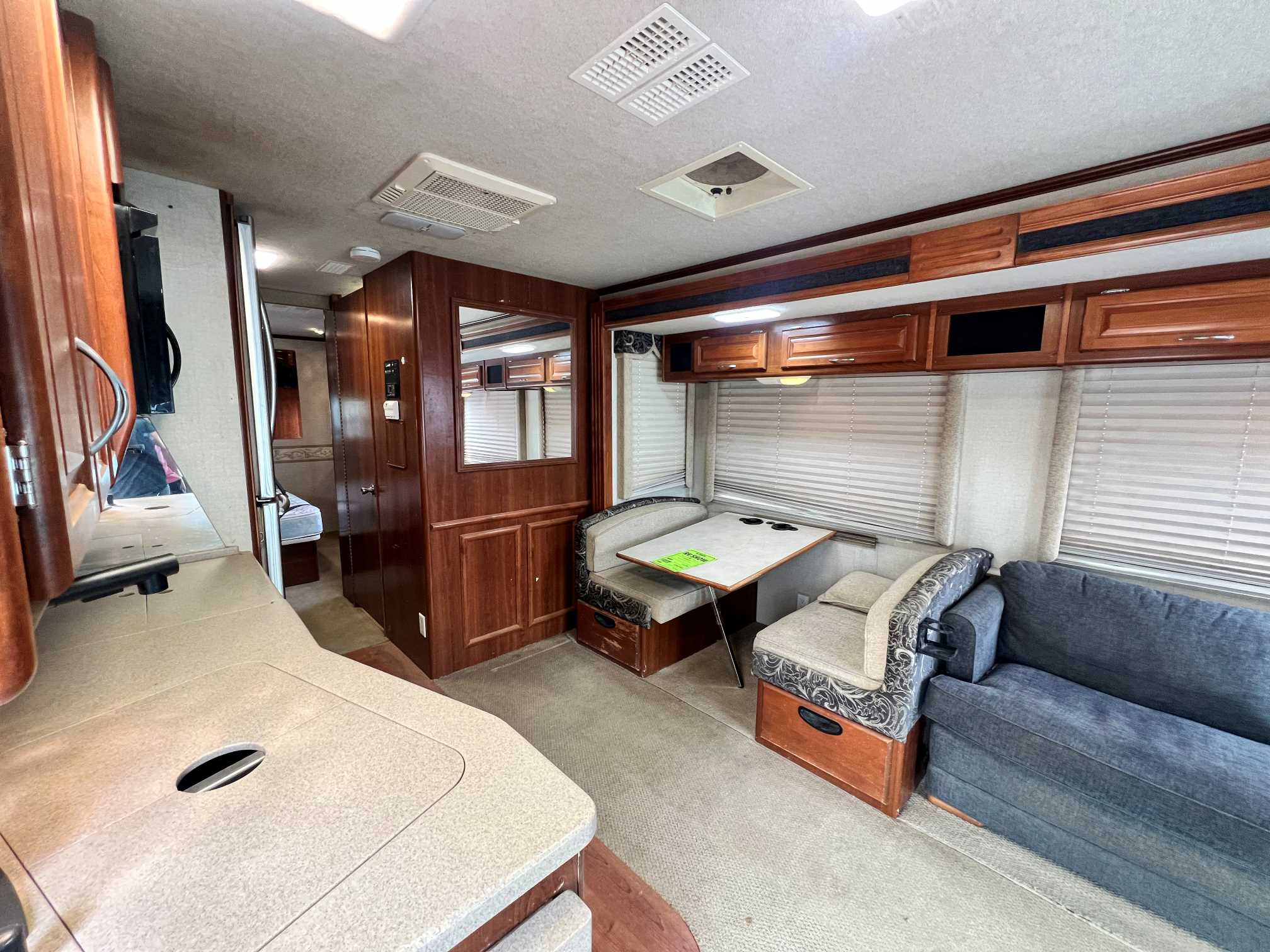 2006 Fleetwood Southwind 32VS - Image 8
