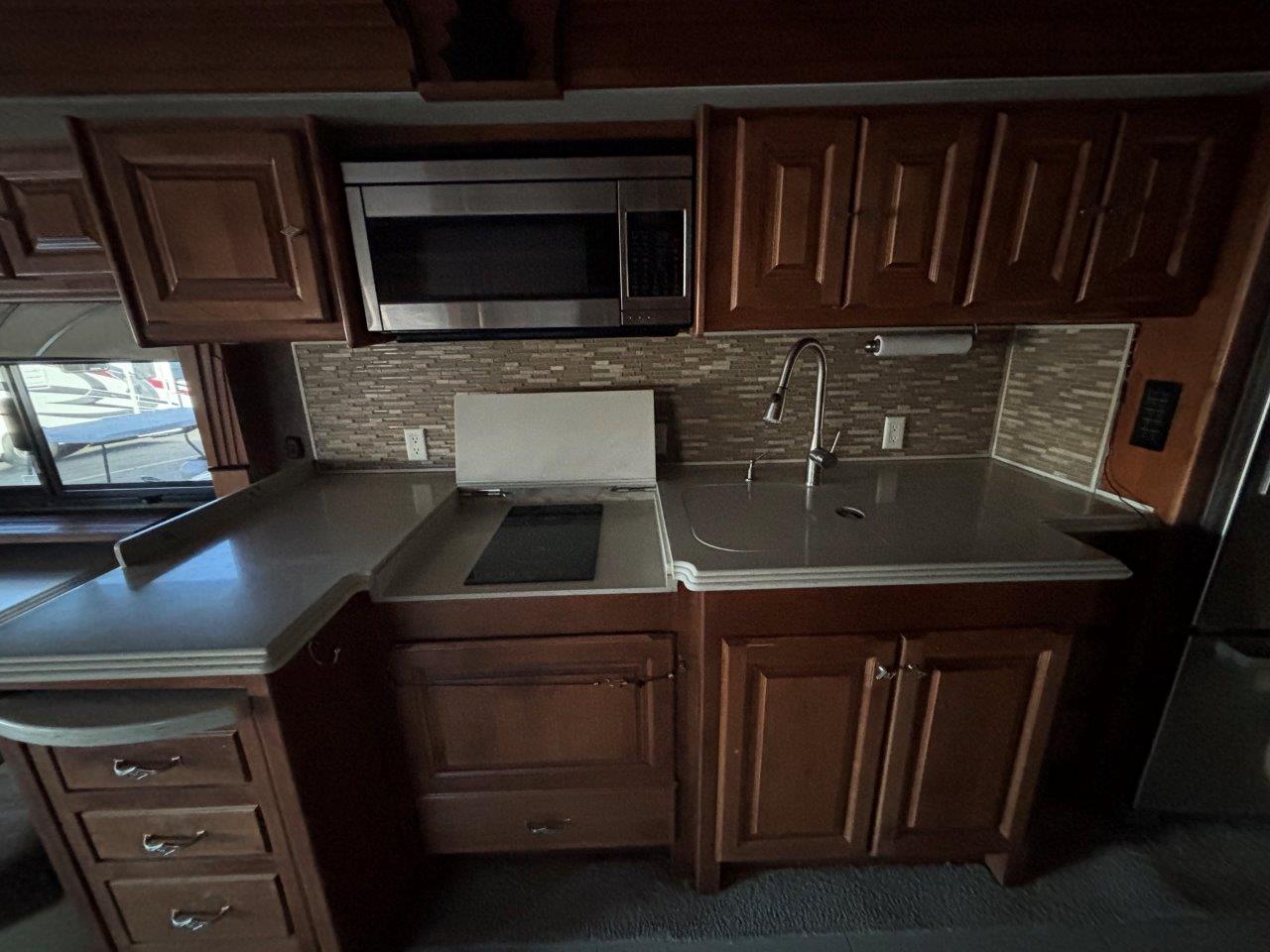 2015 Tiffin Phaeton 40 AH - Image 19