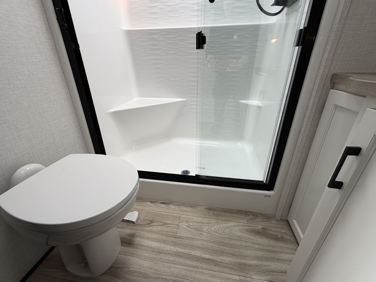 2026 VENTURE RV SPORTTREK 353VIK - Image 35