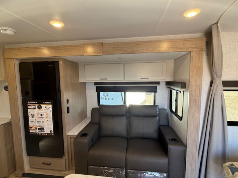 2026 Ember RV E-Series 22ETS - Image 5